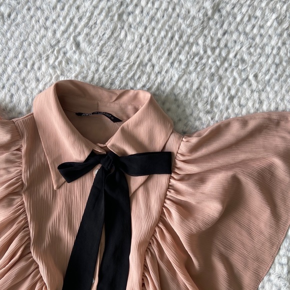 Blush Buttoned blouse - Picture 2 of 3